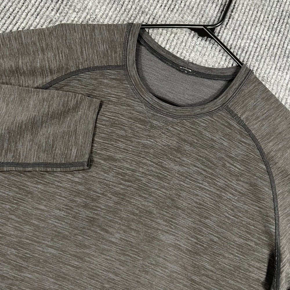 Lululemon Metal Vent Tech Shirt Mens Medium Black Long Sleeve Crew Workout